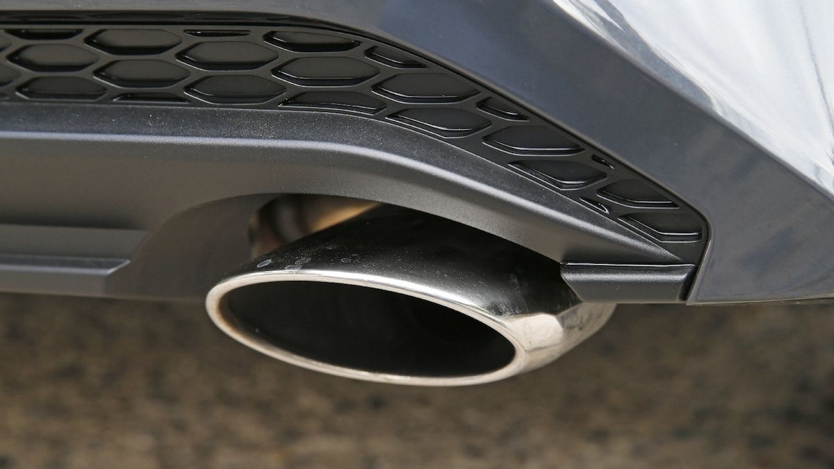 Státy EU schválily pravidla k ukončení prodeje aut na benzín a naftu v roce 2035